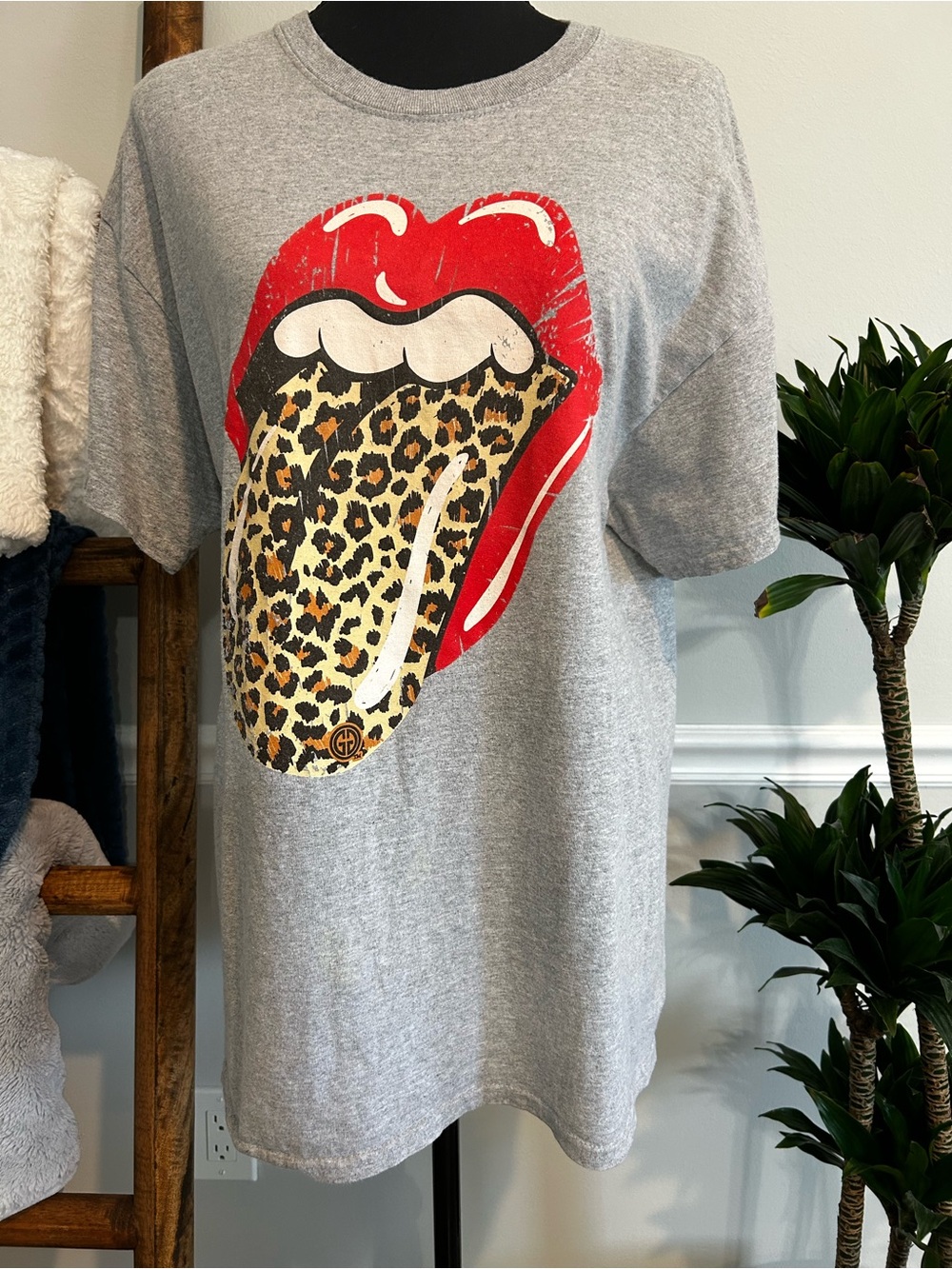 Gray Short Sleeve Tee with Red Leopard Tongue Graphic by Girlie Girl Size L